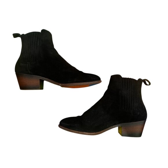 Sold Thursday Dreamer Suede Bootie Womens 9 Black Chelsea Pointed Toe Classic - Picture 4 of 16